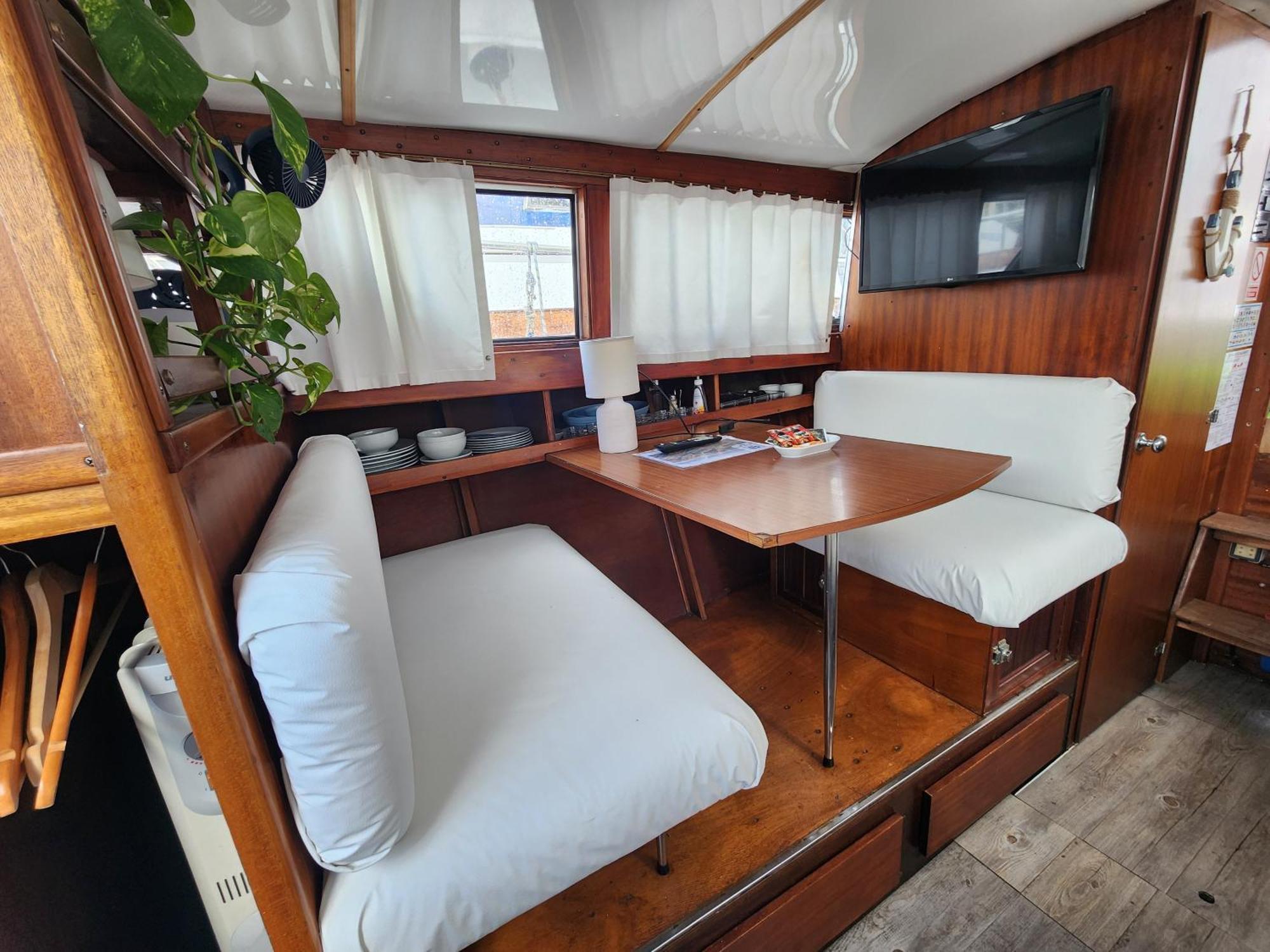 Floating In The Sea Hotel Sant Adria de Besos Luaran gambar